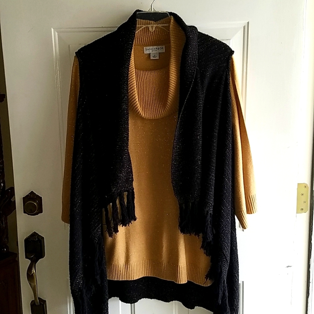 Avenue, Black Chunkie Cardigan with gold Thread shimmers, sweater, Sz 14/16